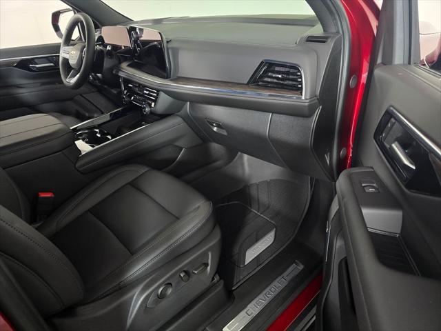 2025 Chevrolet Suburban 4WD LT