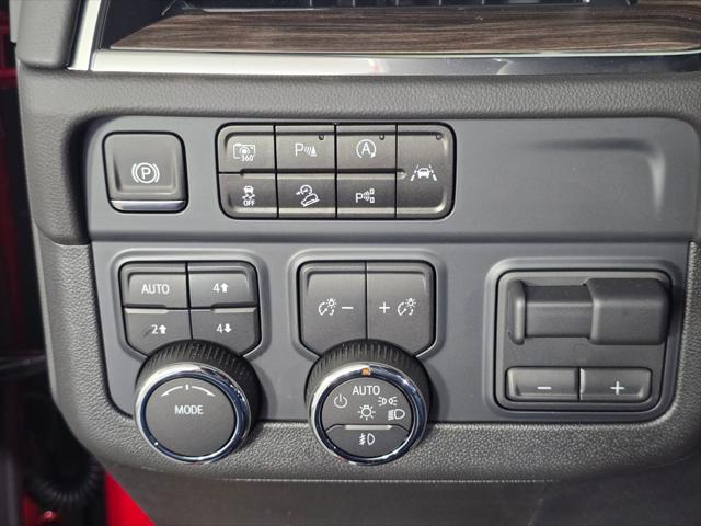 2025 Chevrolet Suburban 4WD LT