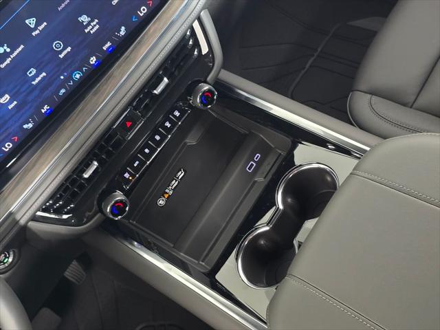 2025 Chevrolet Suburban 4WD LT
