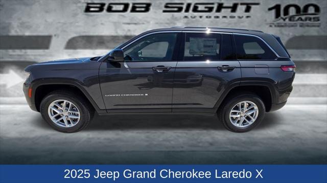 2025 Jeep Grand Cherokee GRAND CHEROKEE LAREDO X 4X4