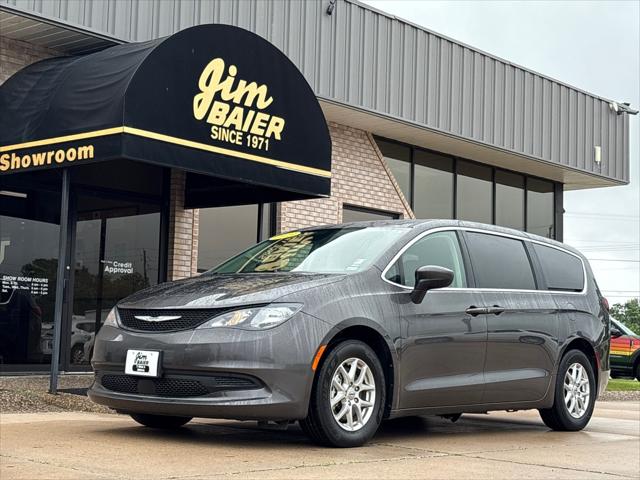 2023 Chrysler Voyager LX