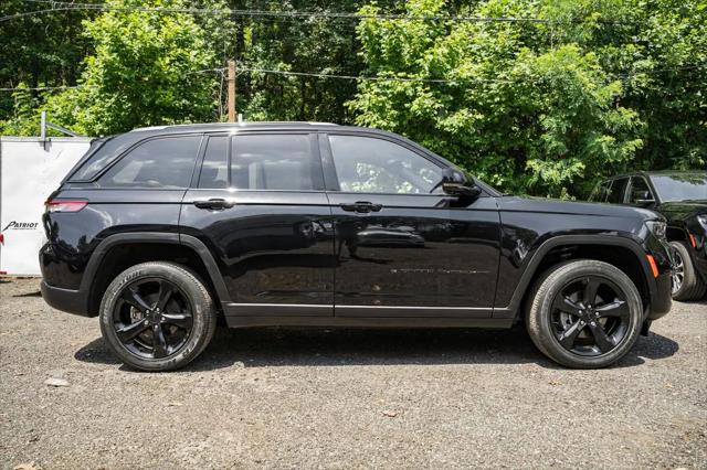 2023 Jeep Grand Cherokee Altitude 4x4
