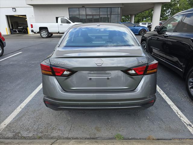 2024 Nissan Altima SV FWD
