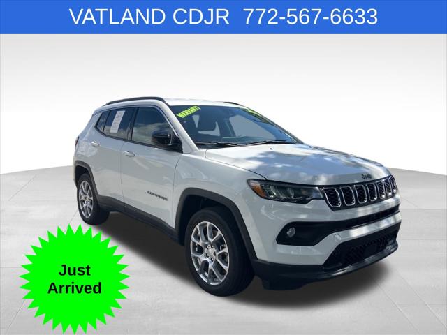 2024 Jeep Compass Latitude Lux FWD