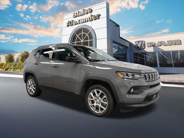 2023 Jeep Compass Latitude Lux FWD