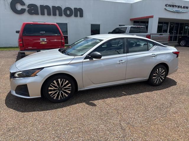 2024 Nissan Altima SV FWD