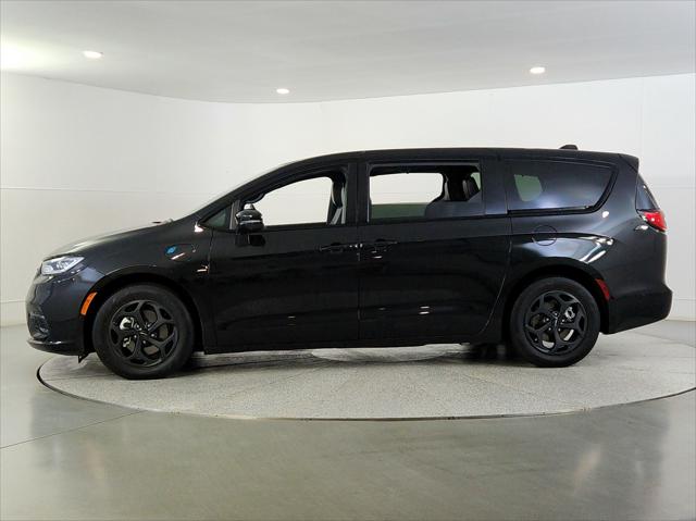 2023 Chrysler Pacifica Hybrid Limited