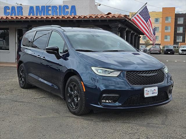 2024 Chrysler Pacifica Hybrid Premium S Appearance Pkg