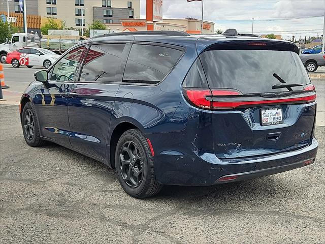 2024 Chrysler Pacifica Hybrid Premium S Appearance Pkg