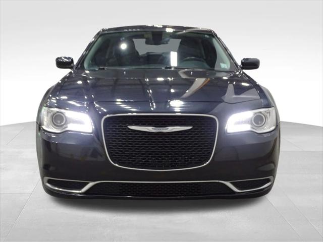 2017 Chrysler 300 Limited