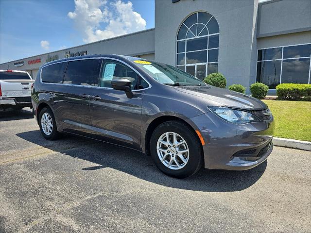 2023 Chrysler Voyager LX
