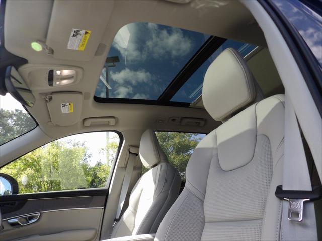 2026 Volvo XC90 B6 Ultra Dark Theme 7-Seater