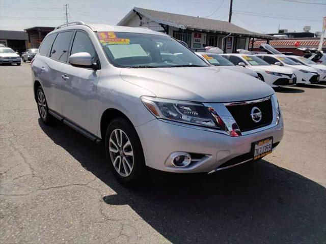 2015 Nissan Pathfinder SV for sale in Oakdale, CA