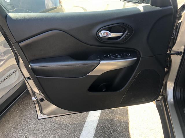Used 2019 Jeep Cherokee For Sale in Jackson, MI