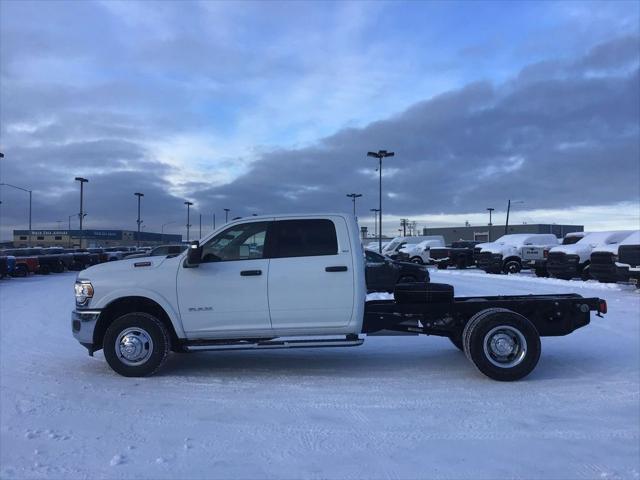 2024 RAM Ram 3500 Chassis Cab RAM 3500 SLT CREW CAB CHASSIS 4X4 60 CA 2024 RAM Ram 3500 Chassis Cab RAM 3500 SLT CREW CAB CHASSIS 4X4 60 CA
