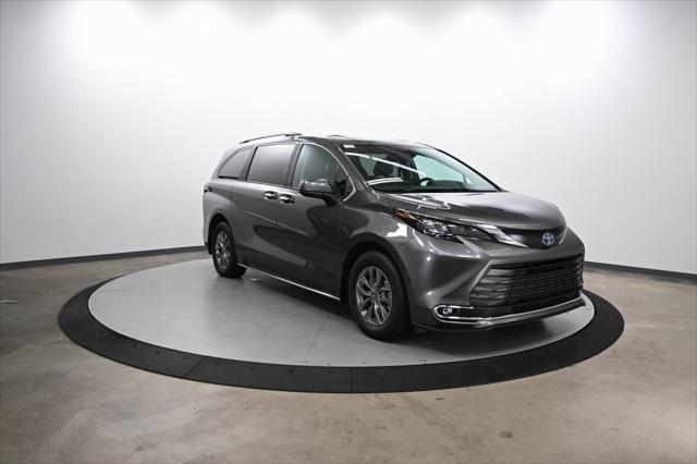 2024 Toyota Sienna XLE