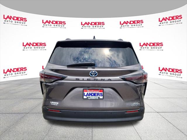 2024 Toyota Sienna XLE