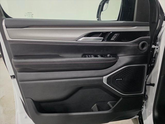 2025 Jeep Wagoneer Series II Carbide 4x4