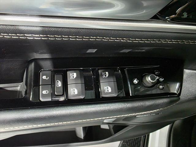 2025 Jeep Wagoneer Series II Carbide 4x4