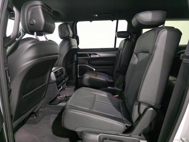 2025 Jeep Wagoneer Series II Carbide 4x4
