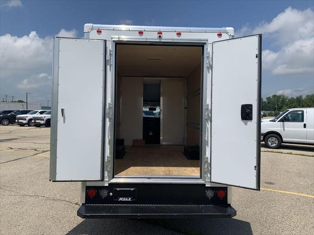 2025 GMC Savana Cutaway Work Van