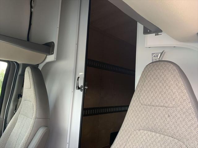 2025 GMC Savana Cutaway Work Van