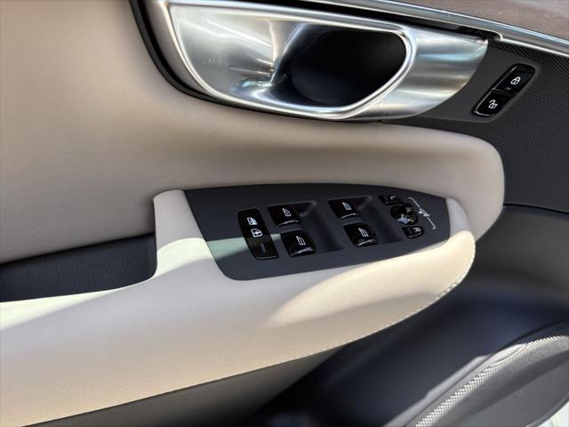 2026 Volvo XC90 Plus, B6 AWD Gas (mild hybrid), Gasoline, Bright, 7 Seats