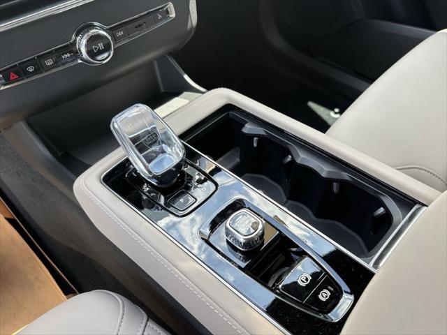 2026 Volvo XC90 Plus, B6 AWD Gas (mild hybrid), Gasoline, Bright, 7 Seats