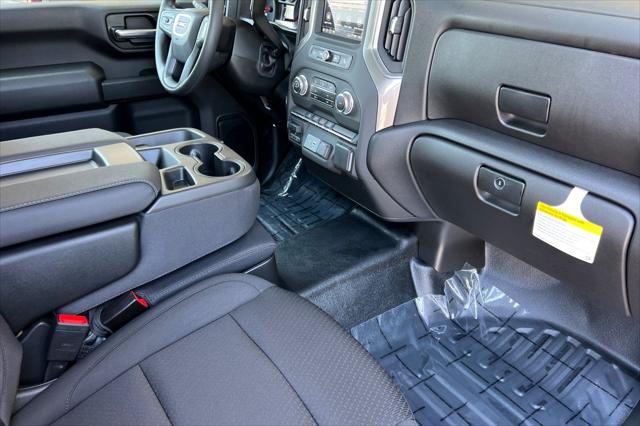 2025 GMC Sierra 2500HD 4WD Regular Cab Long Bed Pro