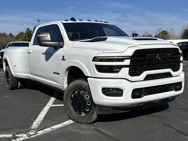 2025 RAM Ram 3500 RAM 3500 LIMITED CREW CAB 4X4 8 BOX