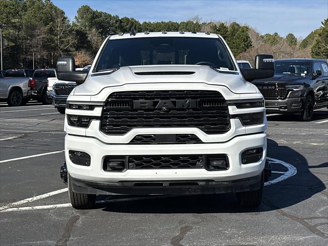 2025 RAM Ram 3500 RAM 3500 LIMITED CREW CAB 4X4 8 BOX
