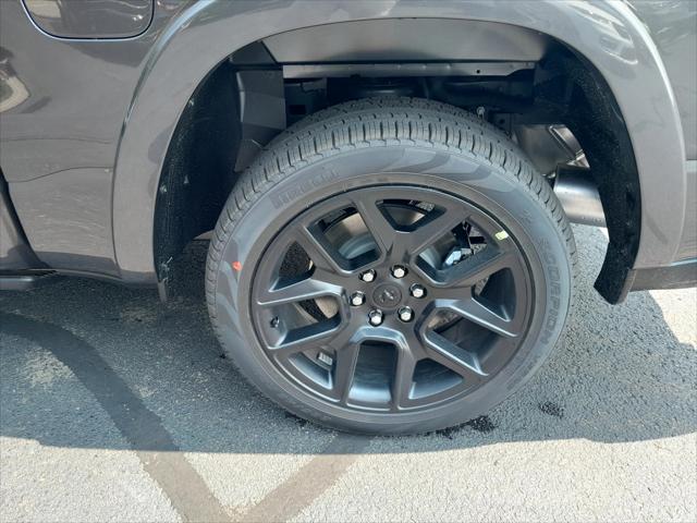2026 Ram 1500 Laramie Crew Cab 4x4 5'7" Box