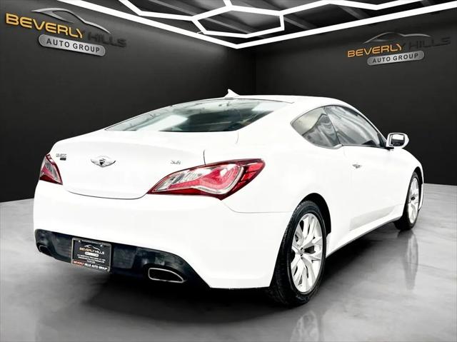 2016 Hyundai Genesis Coupe 3.8 Base