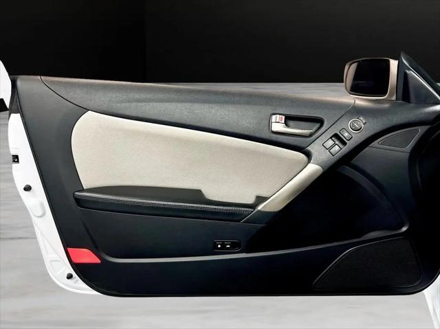 2016 Hyundai Genesis Coupe 3.8 Base