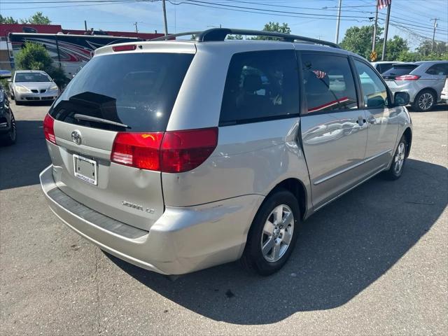 2004 Toyota Sienna CE