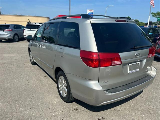 2004 Toyota Sienna CE