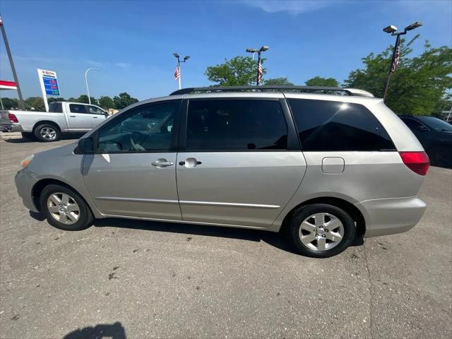 2004 Toyota Sienna CE