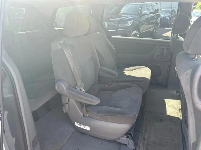 2004 Toyota Sienna CE