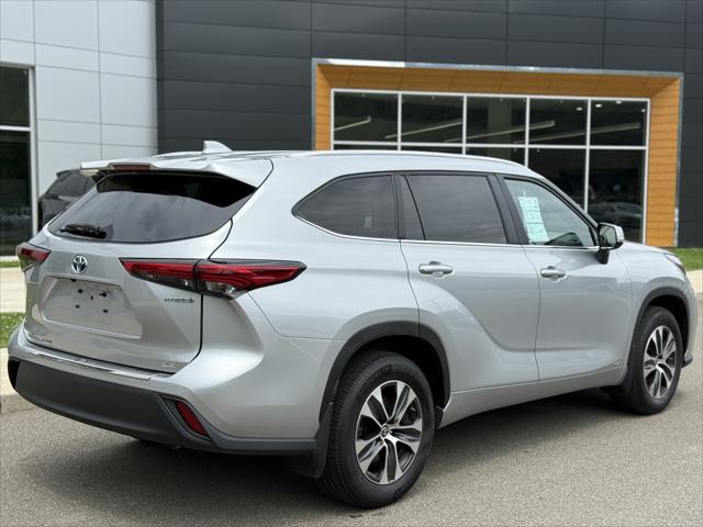 2023 Toyota Highlander Hybrid XLE