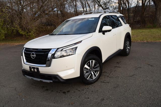2024 Nissan Pathfinder SL 4WD