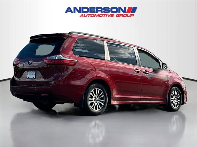 2018 Toyota Sienna XLE 8 Passenger