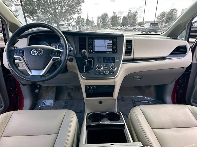 2018 Toyota Sienna XLE 8 Passenger