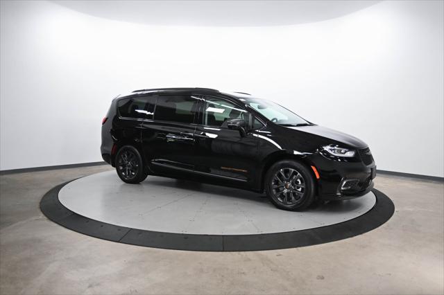 2024 Chrysler Pacifica Hybrid Road Tripper