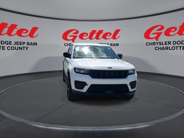 2023 Jeep Grand Cherokee Altitude 4x2