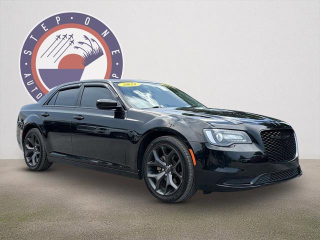 2021 Chrysler 300 Touring