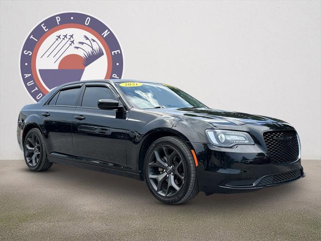 2021 Chrysler 300 Touring