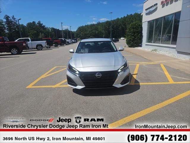 2023 Nissan Altima SV FWD