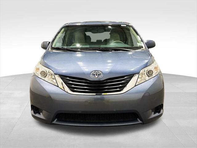 2014 Toyota Sienna LE Mobility Auto Access