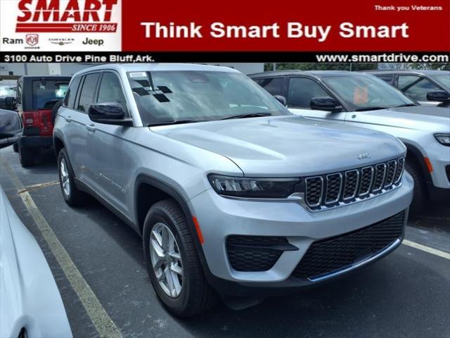 2025 Jeep Grand Cherokee GRAND CHEROKEE LAREDO X 4X4