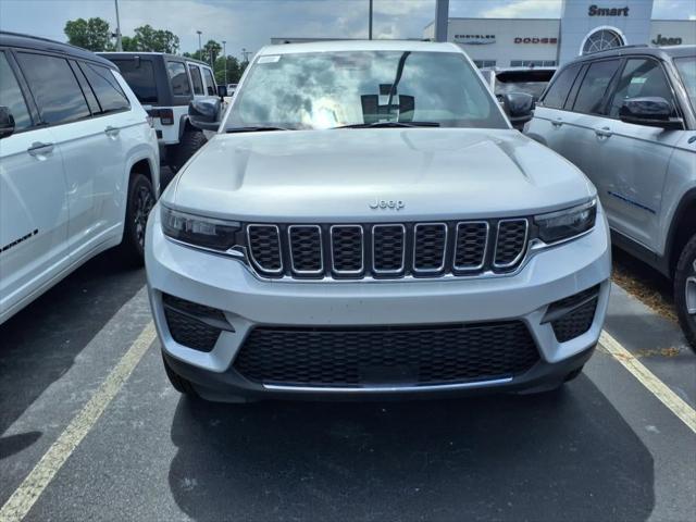 2025 Jeep Grand Cherokee GRAND CHEROKEE LAREDO X 4X4